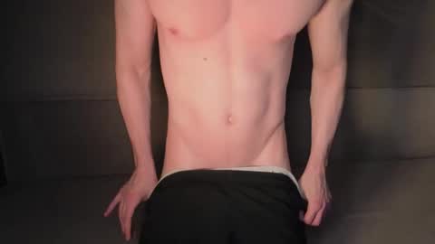 Snapshot of adam_21cm chatting on 11/29/25, 04:32 Adam online show from 11/29/25, 04:32