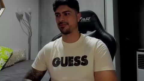 Snapshot of adam_clarke chatting on 01/12/25, 05:34 adam clarke online show from 01/12/25, 05:34