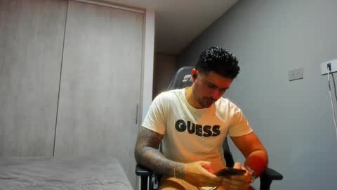 Snapshot of adam_clarke chatting on 01/13/25, 03:56 adam clarke online show from 01/13/25, 03:56