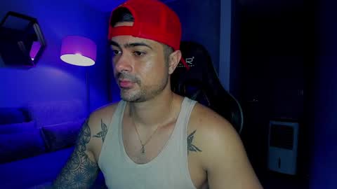 Snapshot of adam_clarke chatting on 01/15/25, 04:15 adam clarke online show from 01/15/25, 04:15