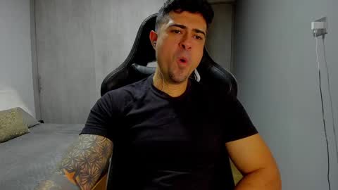 Snapshot of adam_clarke chatting on 01/17/25, 02:29 adam clarke online show from 01/17/25, 02:29