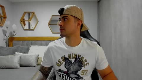 Snapshot of adam_clarke chatting on 01/19/25, 09:33 adam clarke online show from 01/19/25, 09:33