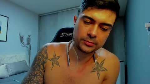 Snapshot of adam_clarke chatting on 01/19/25, 06:53 adam clarke online show from 01/19/25, 06:53