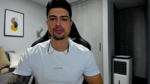 Snapshot of adam_clarke chatting on 01/20/25, 11:24 adam clarke online show from 01/20/25, 11:24