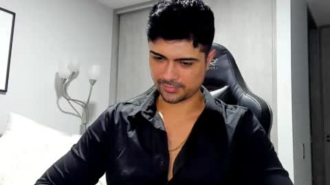 Snapshot of adam_clarke chatting on 01/21/25, 04:37 adam clarke online show from 01/21/25, 04:37