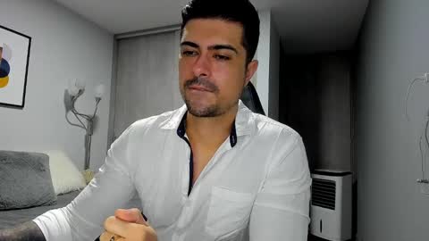 Snapshot of adam_clarke chatting on 01/22/25, 11:45 adam clarke online show from 01/22/25, 11:45