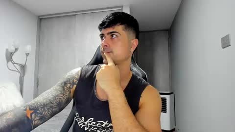 Snapshot of adam_clarke chatting on 01/23/25, 06:06 adam clarke online show from 01/23/25, 06:06