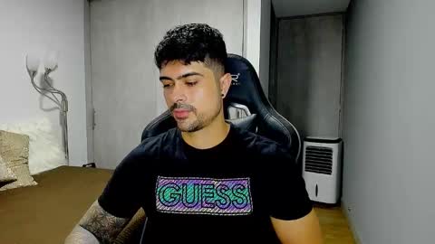 Snapshot of adam_clarke chatting on 01/28/25, 01:50 adam clarke online show from 01/28/25, 01:50