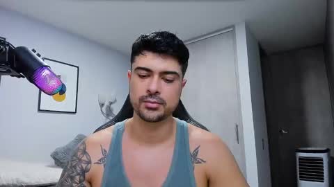 Snapshot of adam_clarke chatting on 01/31/25, 02:04 adam clarke online show from 01/31/25, 02:04