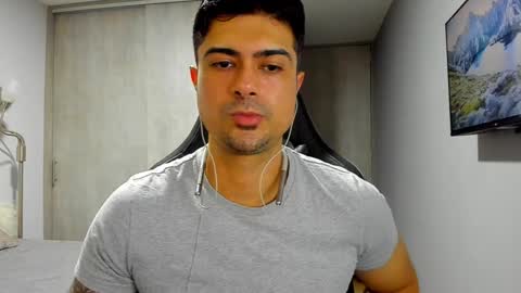 Snapshot of adam_clarke chatting on 02/06/25, 12:43 adam clarke online show from 02/06/25, 12:43