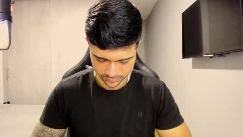 Snapshot of adam_clarke chatting on 02/15/25, 02:04 adam clarke online show from 02/15/25, 02:04