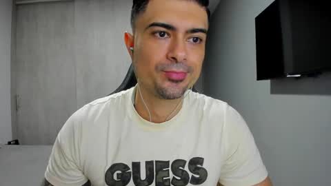 Snapshot of adam_clarke chatting on 02/20/25, 02:02 adam clarke online show from 02/20/25, 02:02