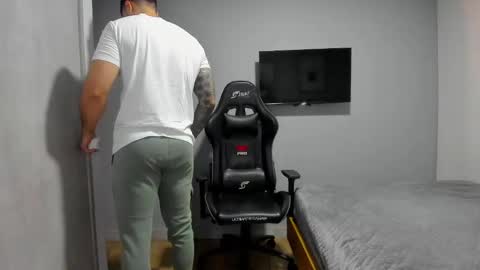 Snapshot of adam_clarke chatting on 02/26/25, 04:45 adam clarke online show from 02/26/25, 04:45