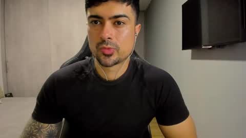 Snapshot of adam_clarke chatting on 02/26/25, 11:26 adam clarke online show from 02/26/25, 11:26