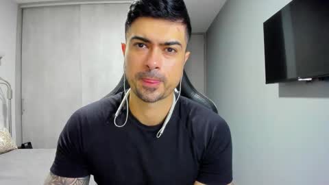 Snapshot of adam_clarke chatting on 02/28/25, 05:59 adam clarke online show from 02/28/25, 05:59