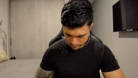 Snapshot of adam_clarke chatting on 02/28/25, 09:01 adam clarke online show from 02/28/25, 09:01