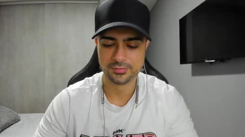 Snapshot of adam_clarke chatting on 03/04/25, 04:17 adam clarke online show from 03/04/25, 04:17