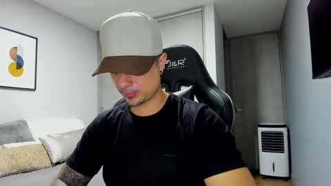 Snapshot of adam_clarke chatting on 03/11/25, 04:54 adam clarke online show from 03/11/25, 04:54