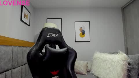 Snapshot of adam_clarke chatting on 10/15/25, 09:20 adam clarke online show from 10/15/25, 09:20