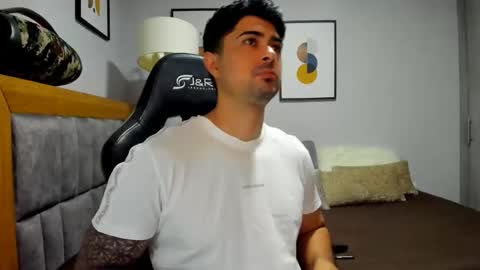 Snapshot of adam_clarke chatting on 12/14/25, 08:52 adam clarke online show from 12/14/25, 08:52