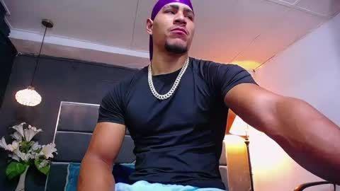 adam_fit19cm online show from 09/09/25, 02:16