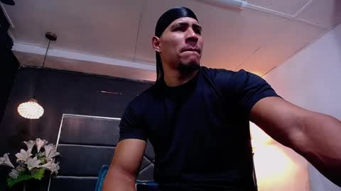 adam_fit19cm online show from 11/12/25, 02:06