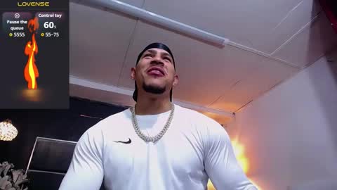 adam_fit19cm online show from 12/01/25, 02:11