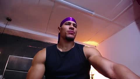 adam_fit19cm online show from 03/03/26, 02:01