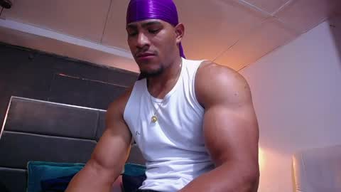 adam_fit19cm online show from 04/01/26, 02:03