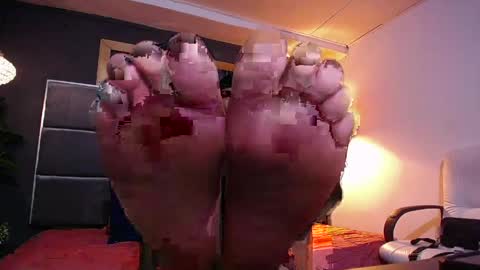 adam_fit19cm online show from 04/06/26, 01:56