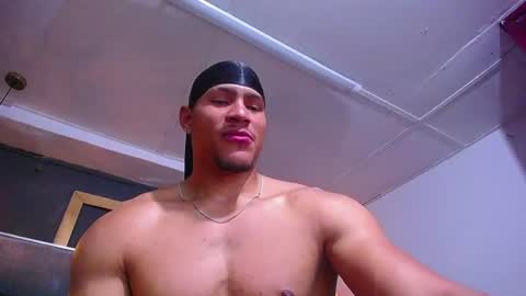 adam_fit19cm online show from 07/07/26, 02:10
