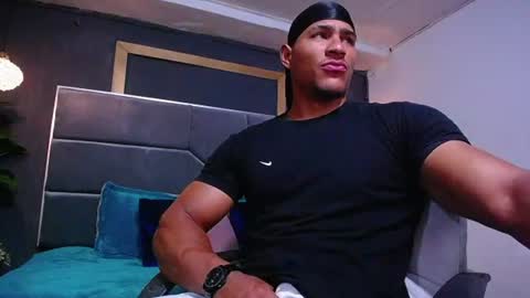 adam_fit19cm online show from 07/08/26, 01:59