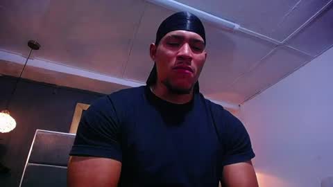 adam_fit19cm online show from 07/11/26, 01:36