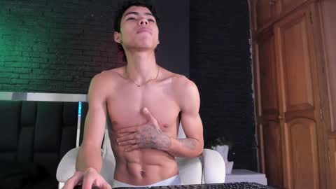 adam_piarse online show from 12/26/24, 11:03