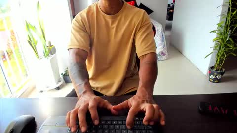 Adam Valencia online show from 11/09/25, 08:07