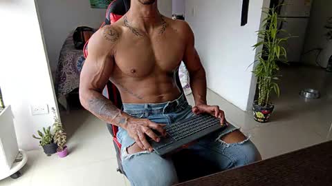 Adam Valencia online show from 12/18/25, 06:36