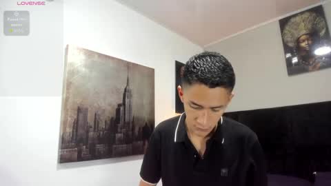 adam_walker_1 online show from 05/18/26, 01:50
