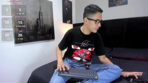 adam_walker_1 online show from 05/19/26, 03:07