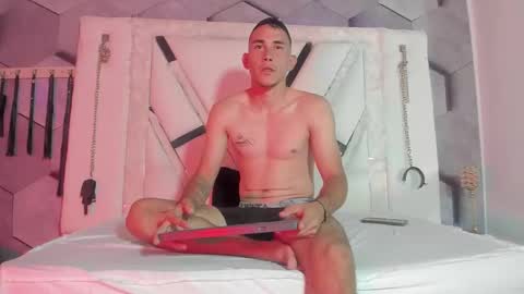 adammendoza34 online show from 09/14/25, 03:16