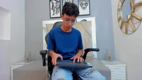 Adams Bobby online show from 01/08/26, 11:12