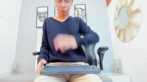 Adams Bobby online show from 04/05/26, 11:18