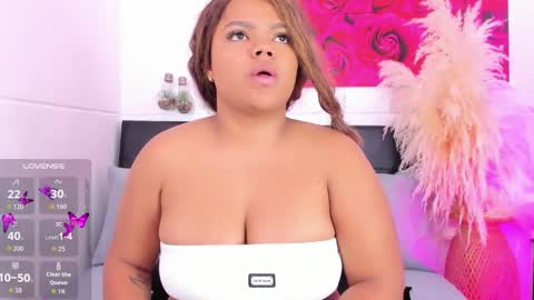 Cloe Adams  online show from 11/25/25, 11:10