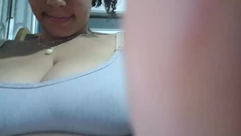 Snapshot of adams_niki chatting on 01/12/26, 02:50 ADAMS Y NIKI online show from 01/12/26, 02:50