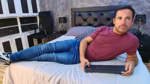 Im Adams Sanz online show from 04/23/26, 05:37