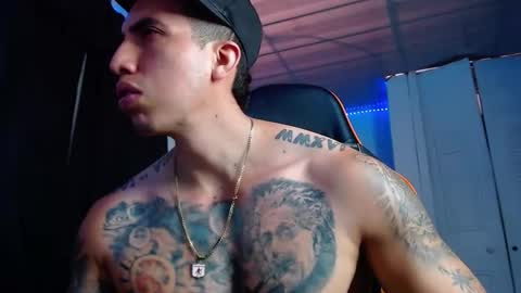 Snapshot of adan_hudson chatting on 10/23/25, 02:49 Anderson online show from 10/23/25, 02:49