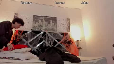 Adan Oriol online show from 10/26/25, 03:12