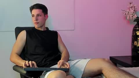 Snapshot of adan_rivas chatting on 12/17/24, 11:49 adan online show from 12/17/24, 11:49