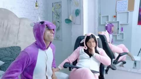 Snapshot of adanneva chatting on 01/16/26, 08:02 AdanNDEva online show from 01/16/26, 08:02