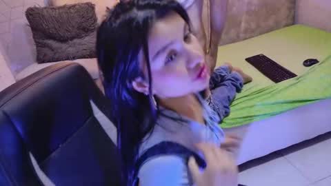 Snapshot of adanneva chatting on 02/19/26, 03:35 AdanNDEva online show from 02/19/26, 03:35