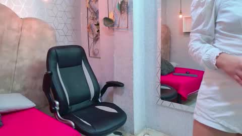 Snapshot of adanneva chatting on 02/25/26, 03:16 AdanNDEva online show from 02/25/26, 03:16